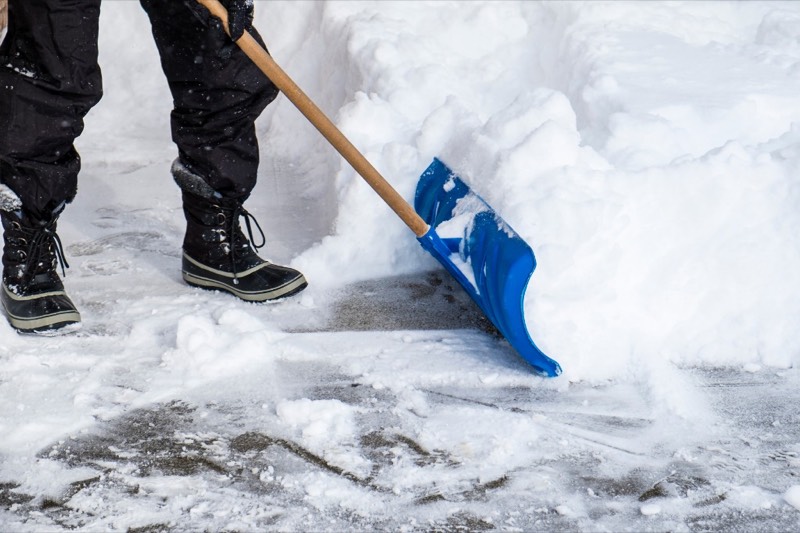 Recht & Haftung beim Winterdienst: Das Risiko minimieren